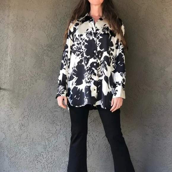 Zara Floral Print Button Down Silk Shirt in Ecru / Black Size M - Picture 2 of 16